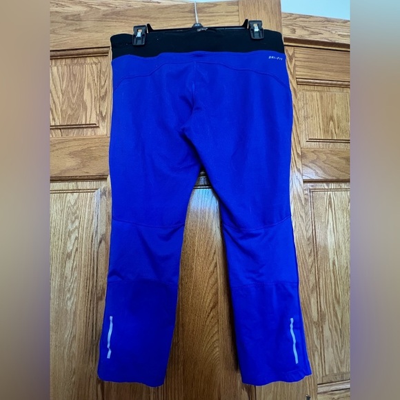Nike - Dri-Fit Capri Leggings - Picture 5 of 7